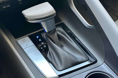 Certified 2025 Hyundai Elantra SE image 25