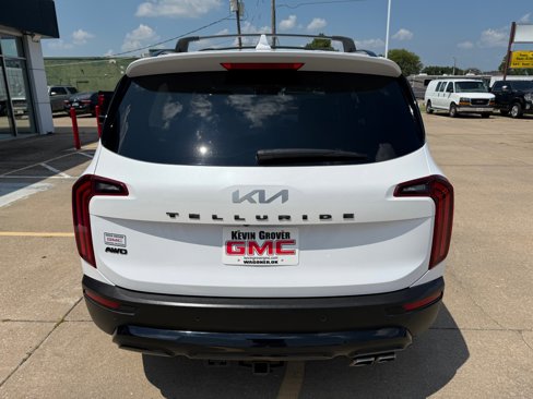 Used 2022 Kia Telluride EX w/ EX Premium Package image 4