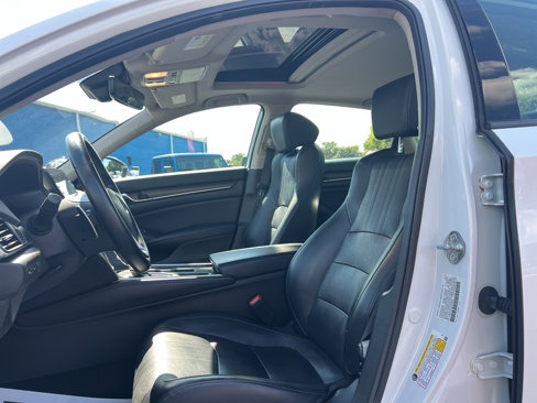 Used 2018 Honda Accord Touring image 9