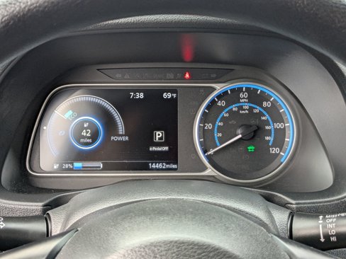 Certified 2024 Nissan Leaf S image 20