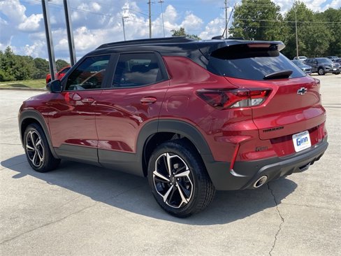 Used 2021 Chevrolet TrailBlazer RS w/ Technology Package image 3