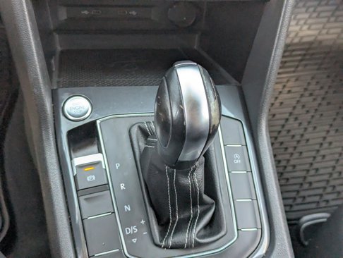 Used 2021 Volkswagen Tiguan SE image 25