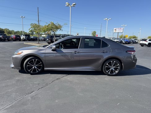 Used 2019 Toyota Camry LE image 5