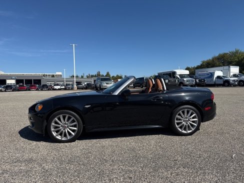 Used 2018 FIAT 124 Spider Lusso w/ Convenience Group image 4