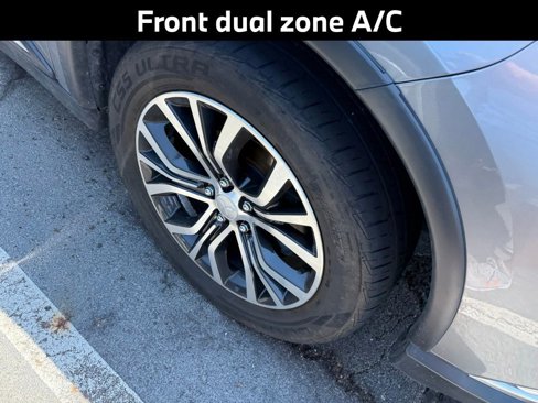 Used 2018 Mitsubishi Outlander SEL image 3