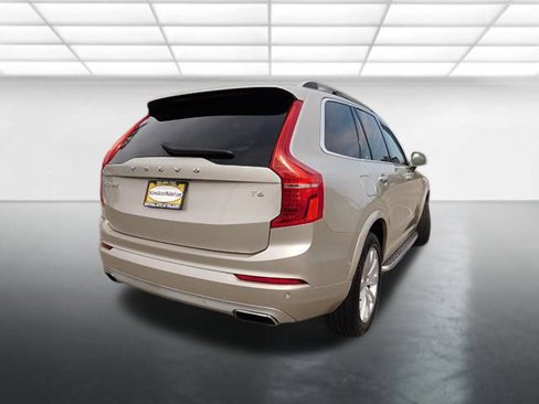 Used 2016 Volvo XC90 T6 Momentum image 5