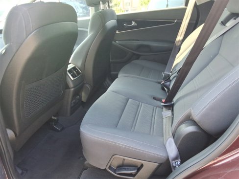 Used 2017 Kia Sorento LX image 19