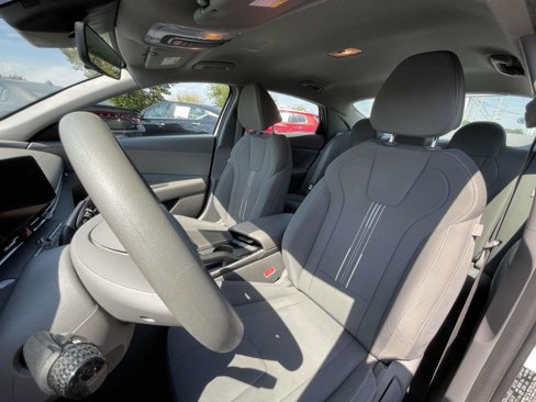 Used 2024 Hyundai Elantra SEL image 27