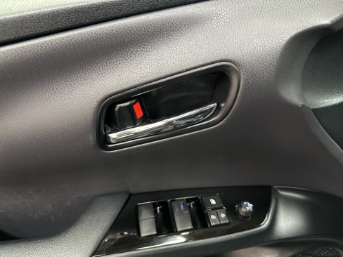 Used 2021 Toyota Prius LE image 20