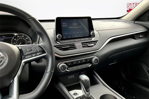 Used 2020 Nissan Altima 2.5 SR w/ Premium Package image 9