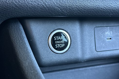 Used 2023 Nissan Rogue SV image 32