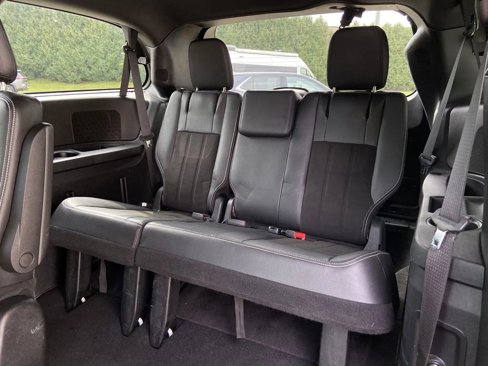Used 2019 Dodge Grand Caravan SXT w/ Blacktop Package image 22