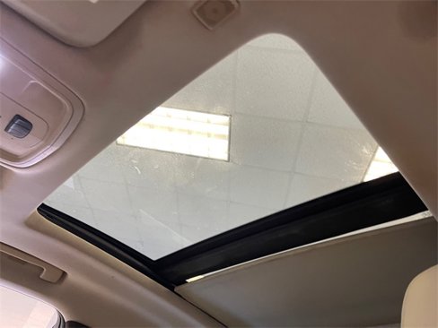 Used 2015 Cadillac XTS Premium image 16