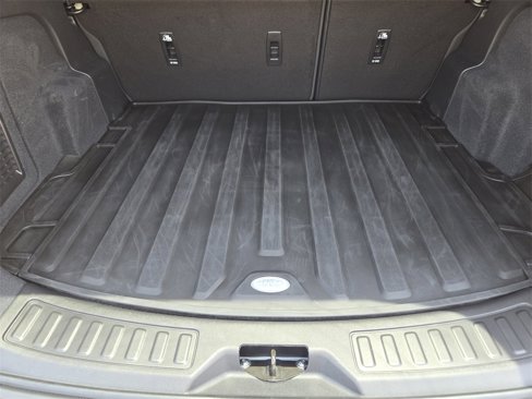 Certified 2025 Land Rover Discovery Sport Dynamic SE image 32