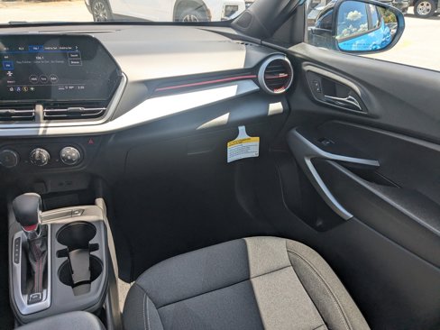 New 2025 Chevrolet Trax RS w/ Driver Confidence Package image 17