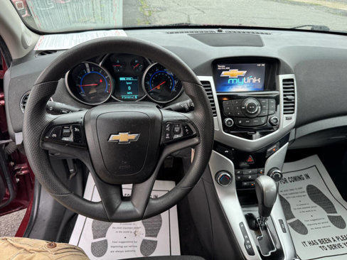 Used 2015 Chevrolet Cruze LT w/ Sun And Sound Package image 10