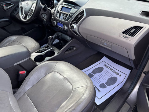 Used 2010 Hyundai Tucson Limited image 15