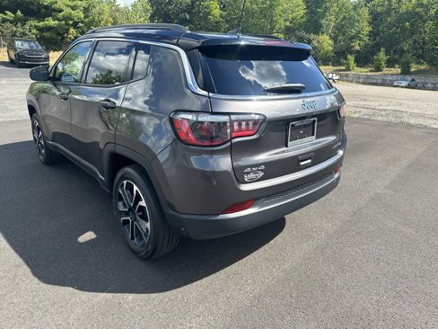 Used 2022 Jeep Compass Limited image 7