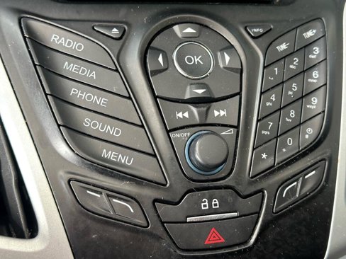 Used 2014 Ford Focus SE w/ SE Winter Package image 17