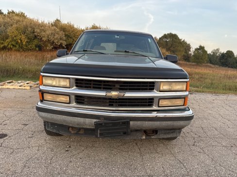 Used 1998 Chevrolet Tahoe 4WD 2-Door w/ Preferred Equipment Group 2 image 10