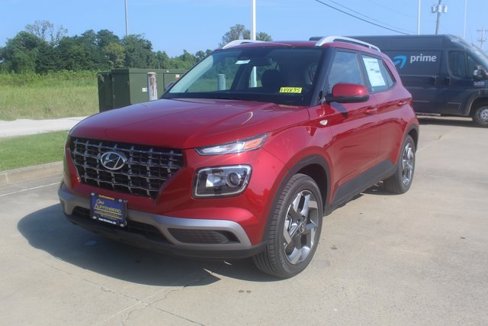 New 2025 Hyundai Venue SEL image 1