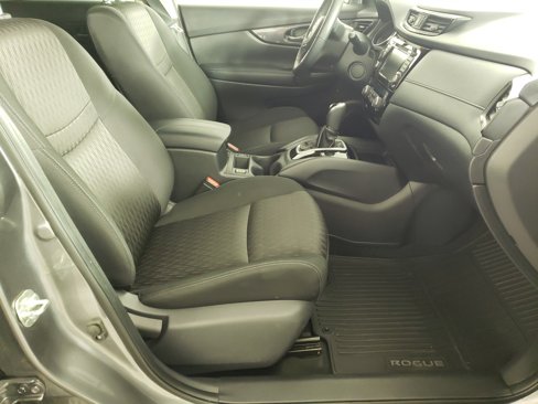 Used 2020 Nissan Rogue SV image 13