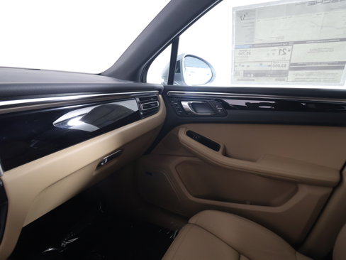 New 2025 Porsche Macan image 14