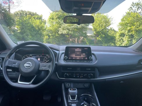 Used 2023 Nissan Rogue S image 31