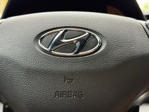 Used 2018 Hyundai Elantra Sport image 19