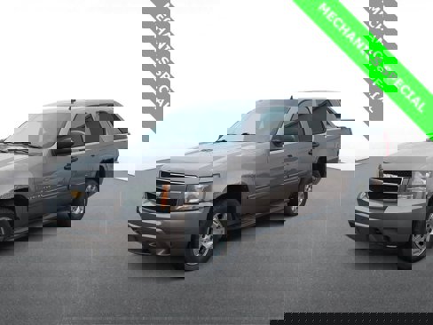 Used 2011 Chevrolet Avalanche LS image 4