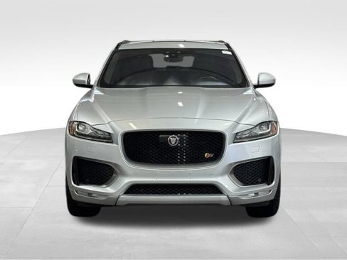 Used 2019 Jaguar F-PACE S image 8