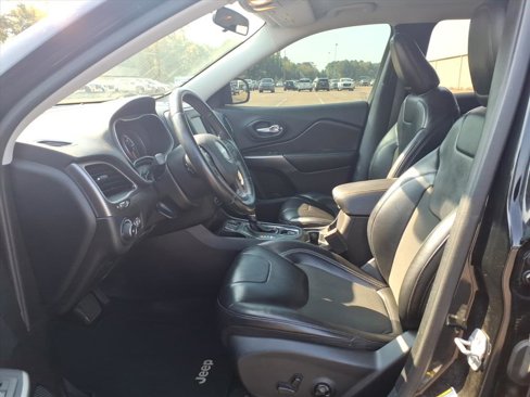 Used 2019 Jeep Cherokee Latitude Plus image 17