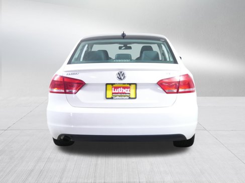 Used 2015 Volkswagen Passat 1.8T SE image 6