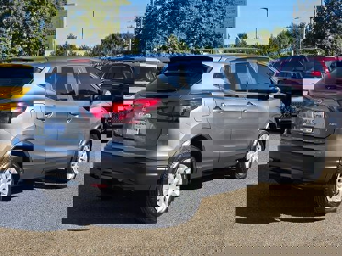 Used 2019 Nissan Rogue Sport S image 26