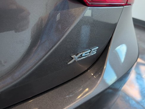 Used 2023 Toyota Camry XSE image 8