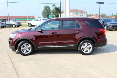 Used 2018 Ford Explorer XLT w/ Equipment Group 202A image 6