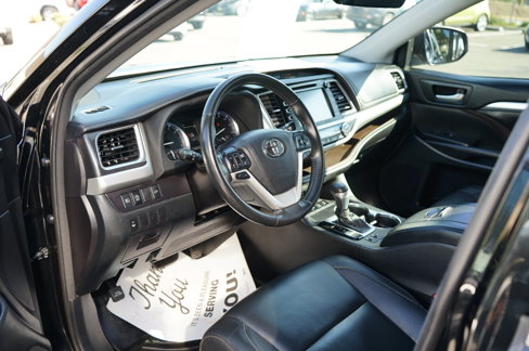 Used 2018 Toyota Highlander XLE image 16