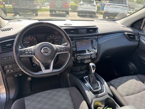Used 2018 Nissan Rogue Sport SV w/ SV Technology Package image 9