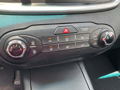 Used 2018 Kia Sorento LX image 19