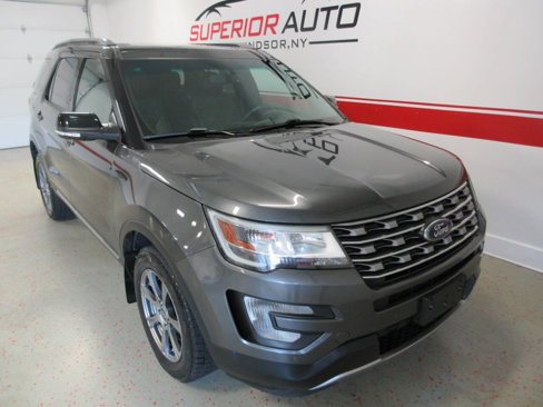 Used 2017 Ford Explorer XLT w/ Equipment Group 202A image 11