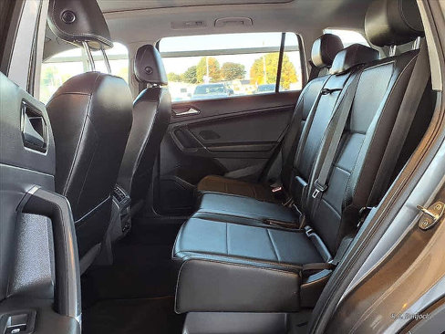 Used 2018 Volkswagen Tiguan SEL image 9