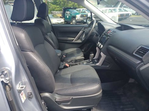 Used 2016 Subaru Forester 2.5i Touring w/ Eyesight & Navigation System image 18