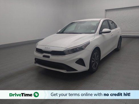 Used 2023 Kia Forte LXS image 1