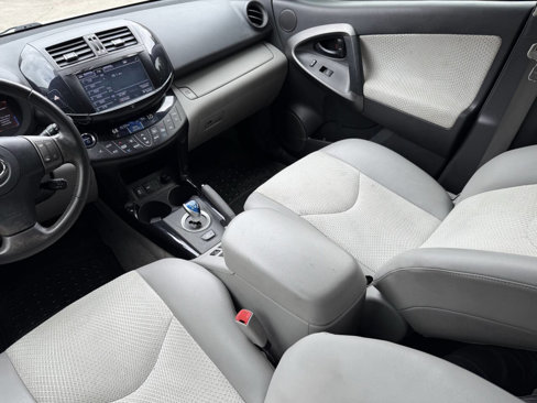Used 2014 Toyota RAV4 EV image 20