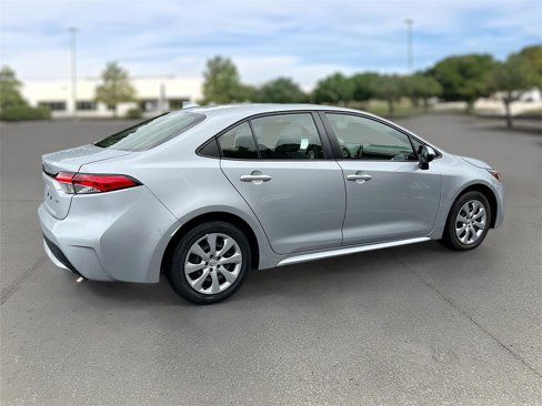 Used 2020 Toyota Corolla LE image 5