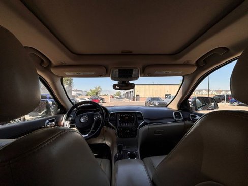 Used 2018 Jeep Grand Cherokee Limited image 21