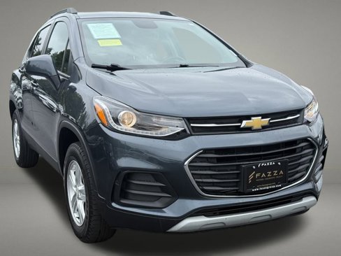 Used 2022 Chevrolet Trax LT w/ Premium Seat Package image 8