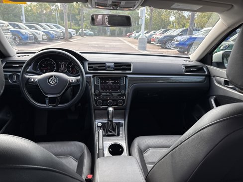 Used 2018 Volkswagen Passat 2.0T SE image 29