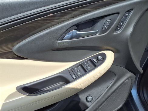 Used 2020 Buick Envision Essence image 15