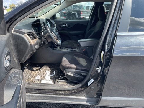 Used 2015 Jeep Cherokee Latitude w/ Cold Weather Group image 11